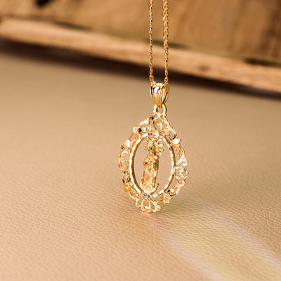 18K Medal Virgin of Almudena Cerco 37x27 mm