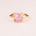 Anillo colorido con circonitas talla cojín rosa
