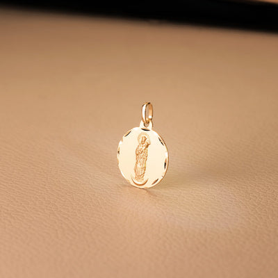 18K Yellow Gold Medal Virgin of Almudena Carved 18 mm