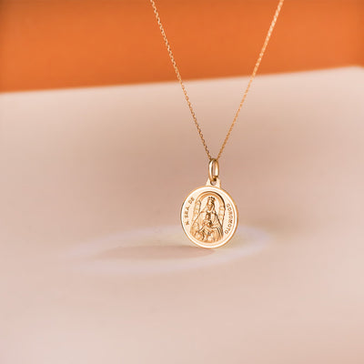 18K Medal Virgin Our Lady of Coromoto 18 mm Bezel Size
