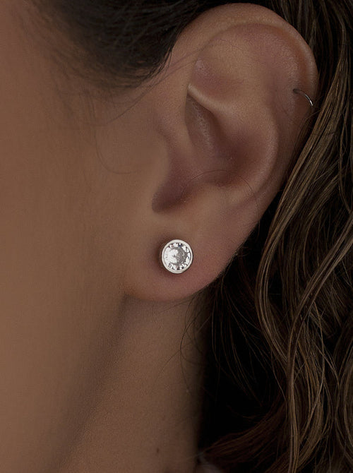 Pendientes Pequeños Plata Lisa Circular y Circonita 6 mm