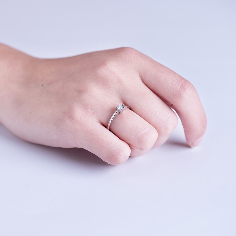 18K Solitario Diamante Talla Brillante Oro Blanco 0.150 Qts. Si-H