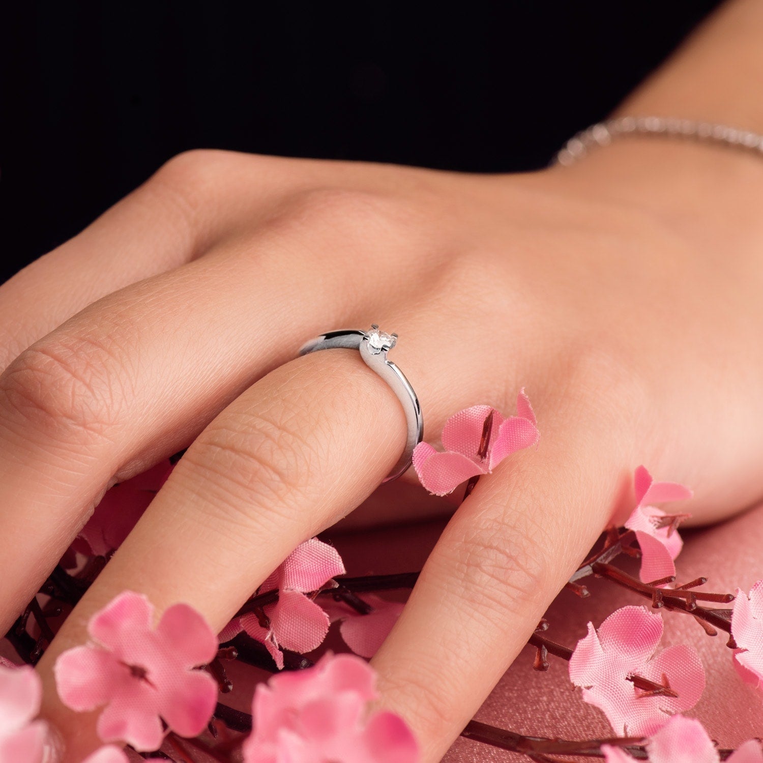 18K Solitario Diamante Talla Brillante Oro Blanco 0.100 Qts. Si-H