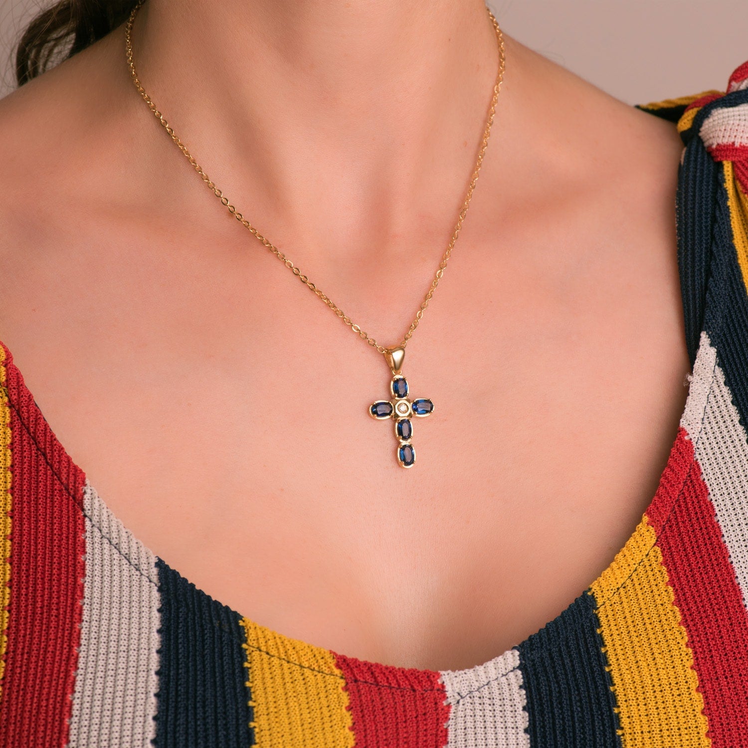 18K Cross Yellow Gold Diamond 0.045 Carats Diffused Sapphires 6x4 mm 3.10 Carats 30x19 mm