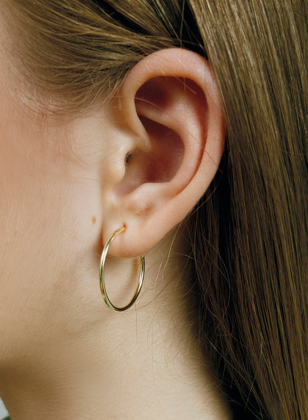 Pendientes aro de plata diseño fino y elegante modelo dorado 25 mm