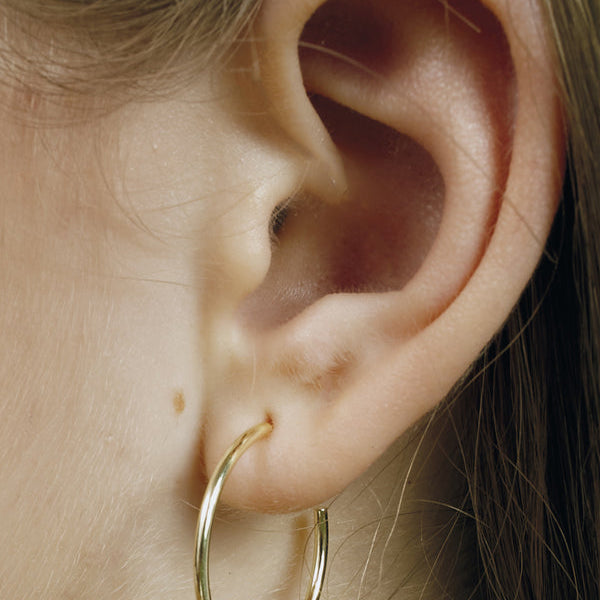 Fine and elegant design silver hoop earrings golden model 25 mm