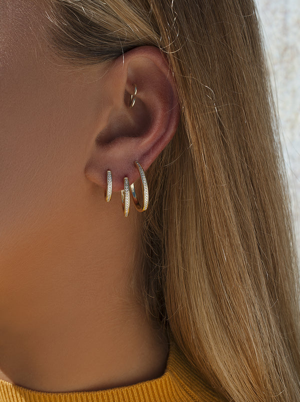 Gold-plated silver hoop earrings with cubic zirconia design