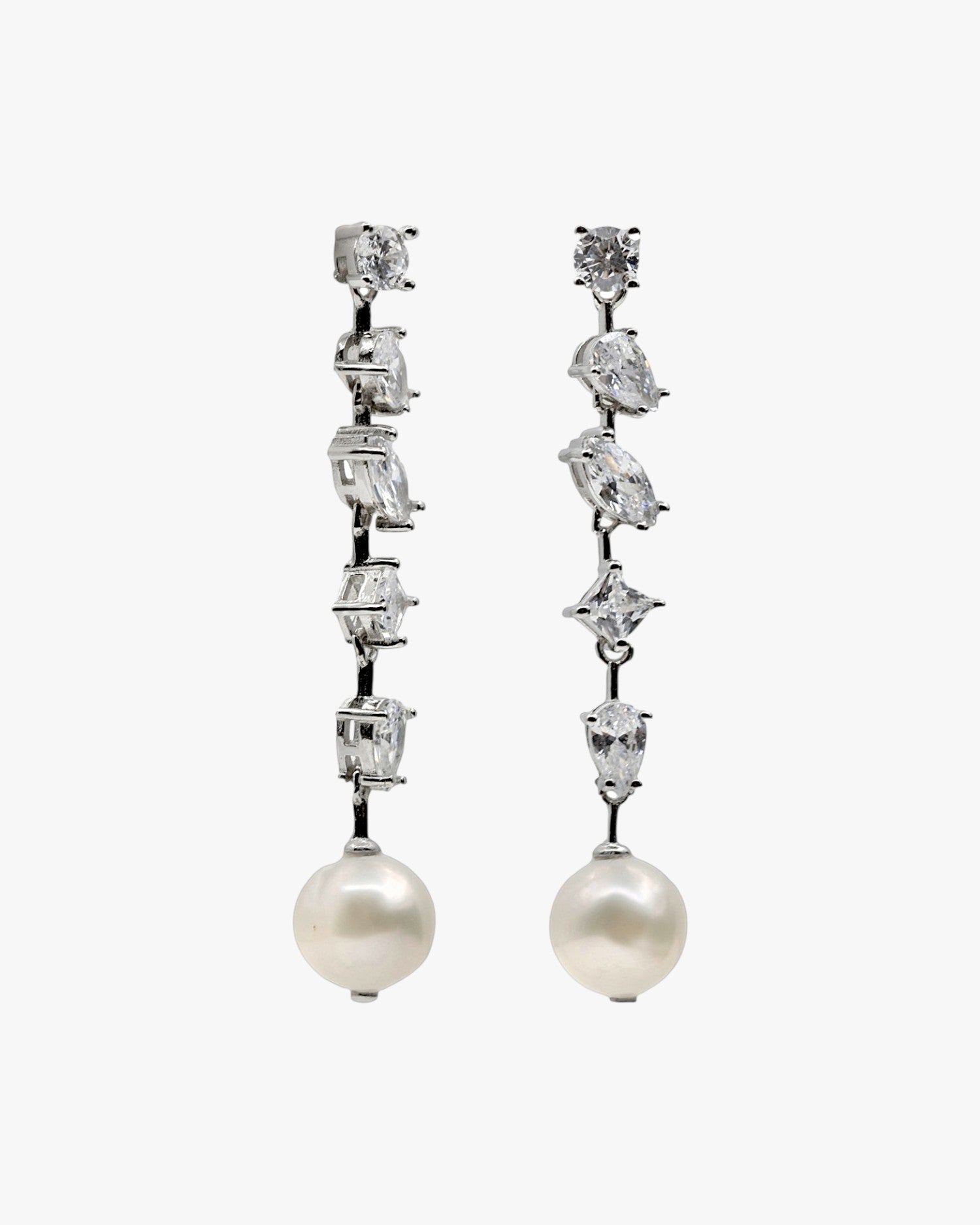Pendientes largos de novia de plata con circonitas irregulares y perla