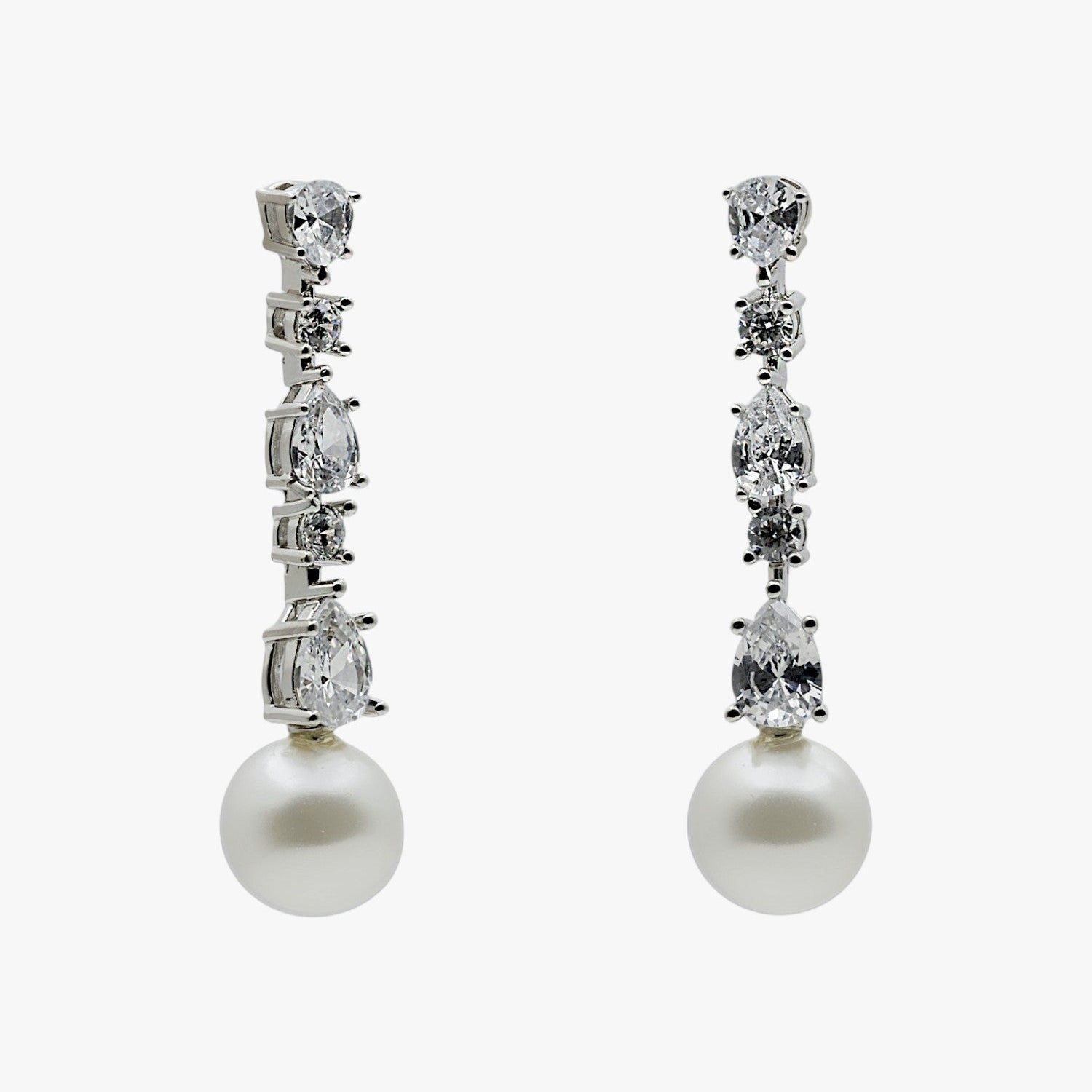 Pendientes largos de novia en plata con circonitas y perla de agua dulce