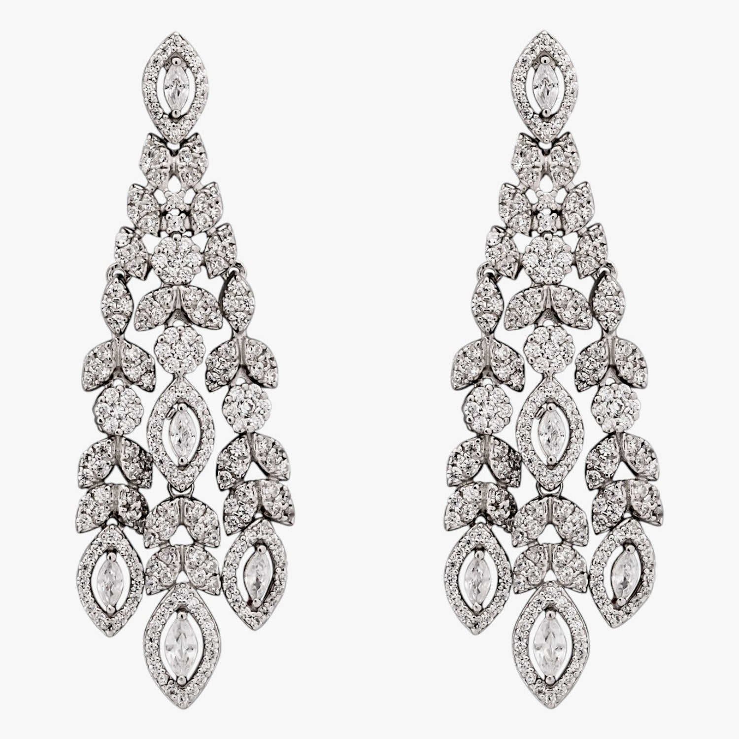 Pendientes de novia en plata con diseño floral y circonitas blancas