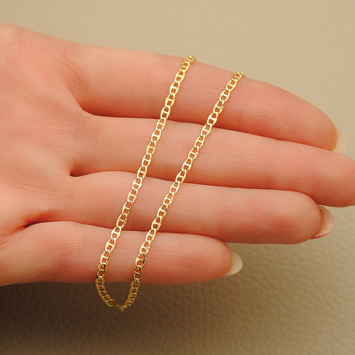 18K Yellow Gold Chain Hollow Carved Anchor Length 50 cm Width 2 mm