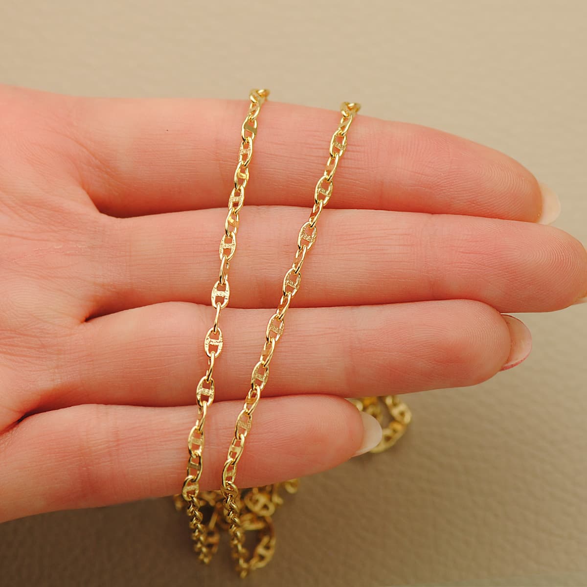 18K Yellow Gold Hollow Anchor Chain Length 60 cm Width 2.5 mm