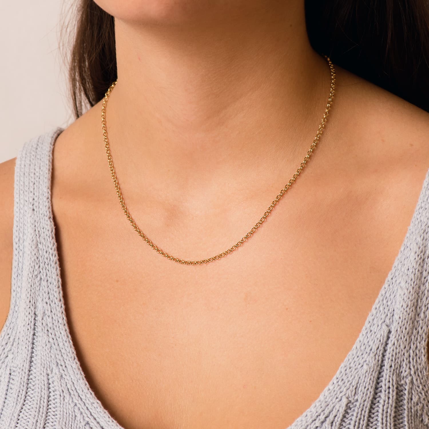 18K Yellow Gold Hollow Light Rolo Chain Width: 2.5mm Length: 45 cm Reasa Clasp