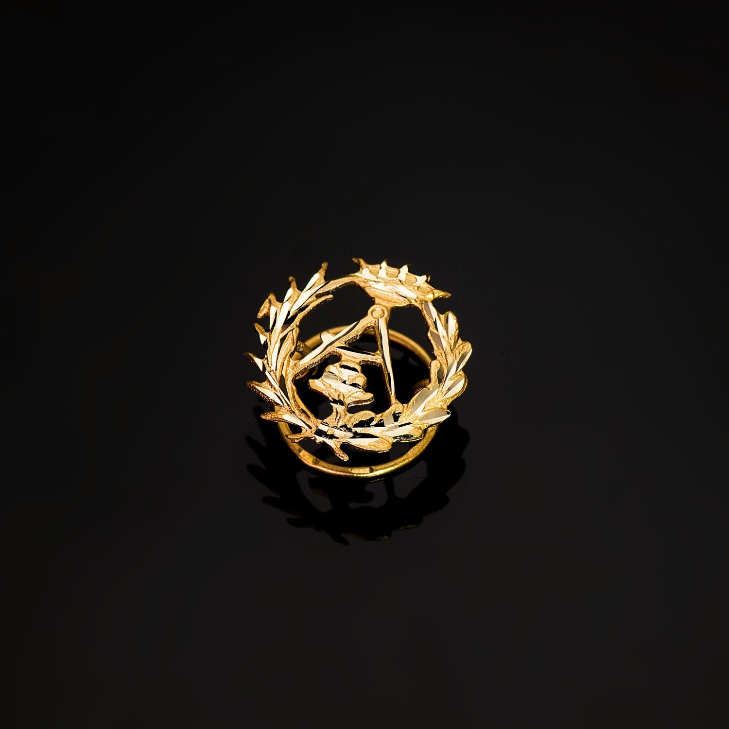 Insigne 18K Or Jaune Architecture. 16 x 16 mm