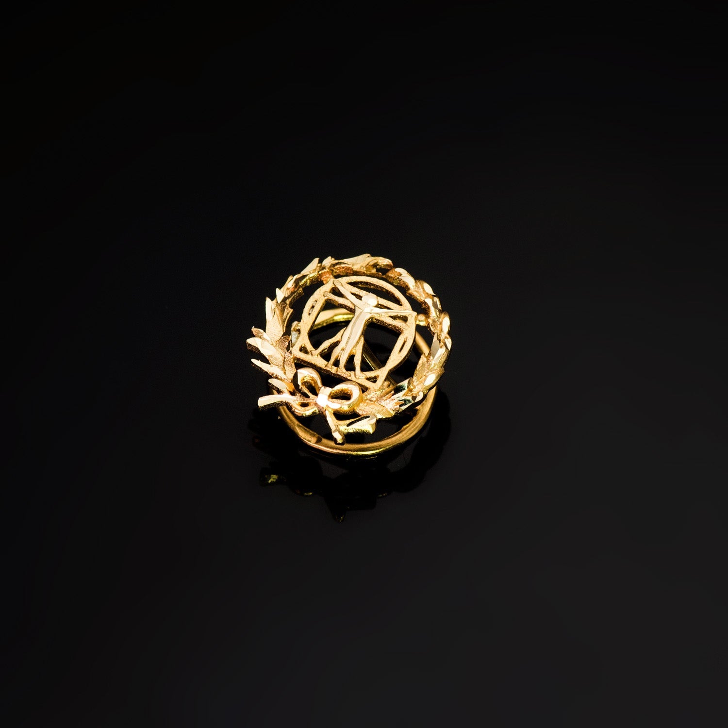 18K Yellow Gold Fine Arts Insignia. 15 x 14 mm