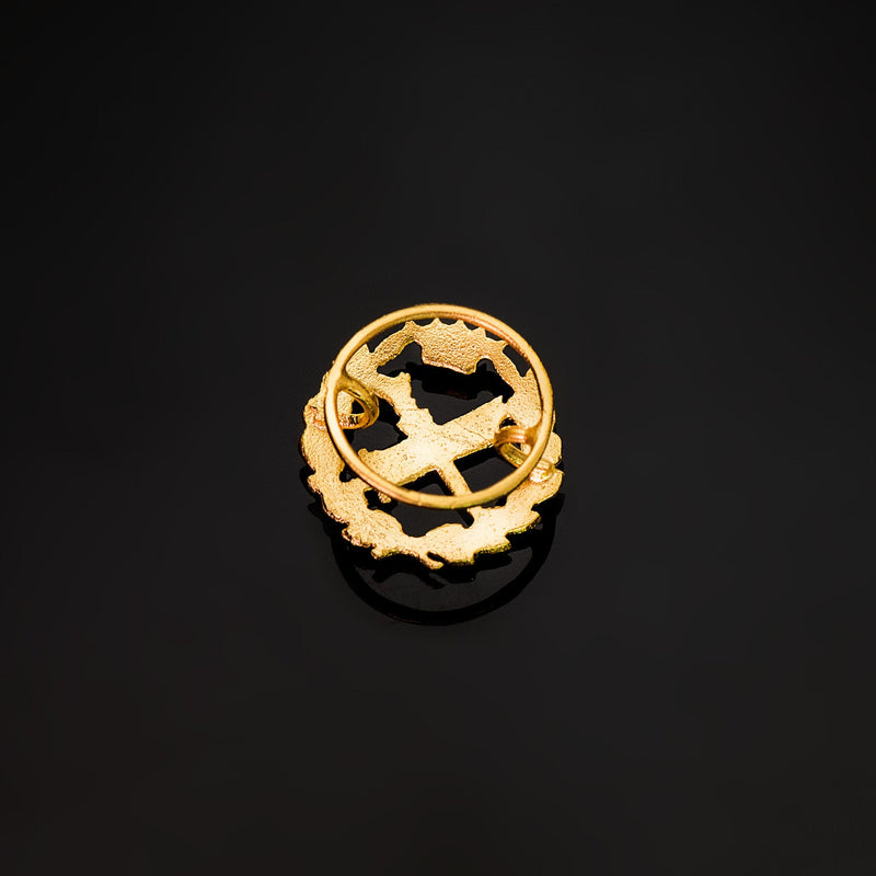 18K Yellow Gold Philosophy Badge. 15x15mm