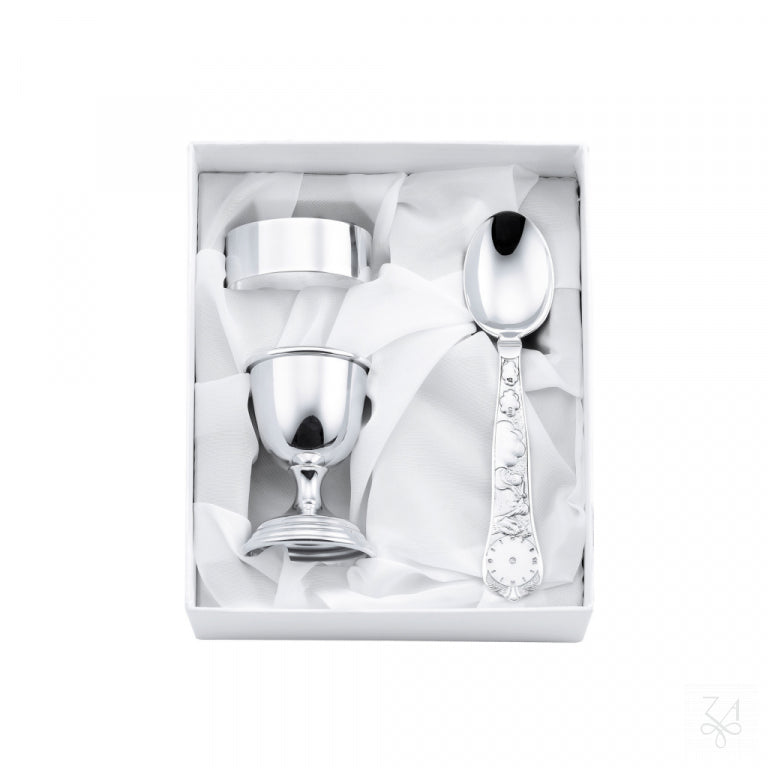 Kit de regalo de bebé de plata modelo Nacimiento con huevera, servilletero y cuchara en estuche