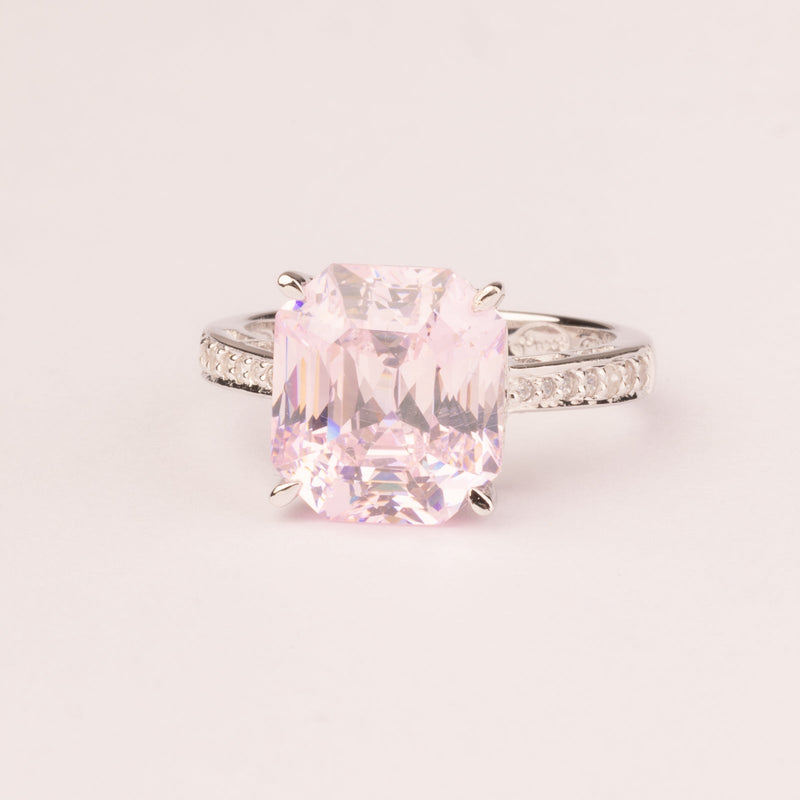 Solitario rosa talla esmeralda de alta calidad