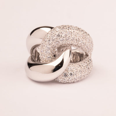 Knot ring with zircons