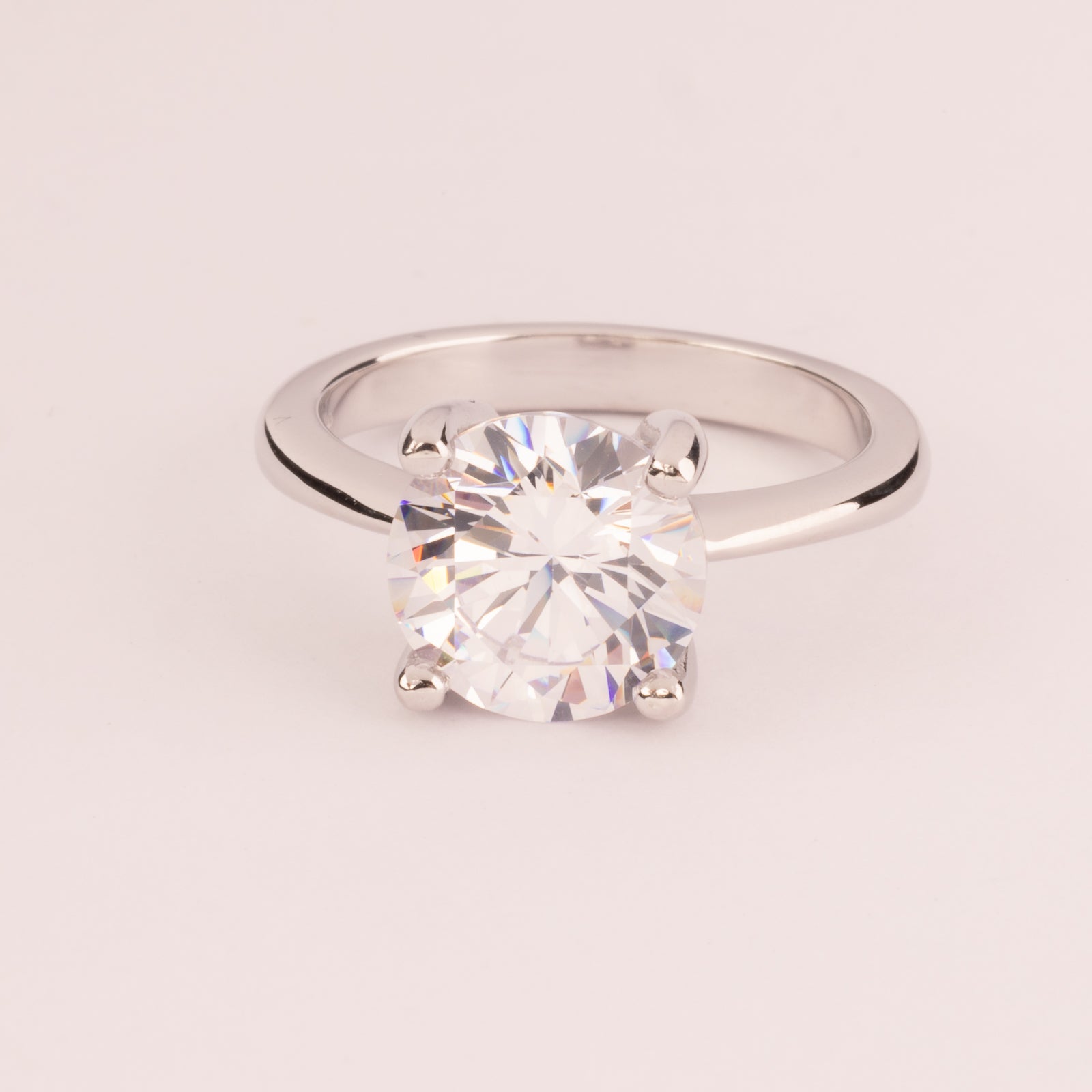 Solitaire 4 claws with 10 mm cubic zirconia