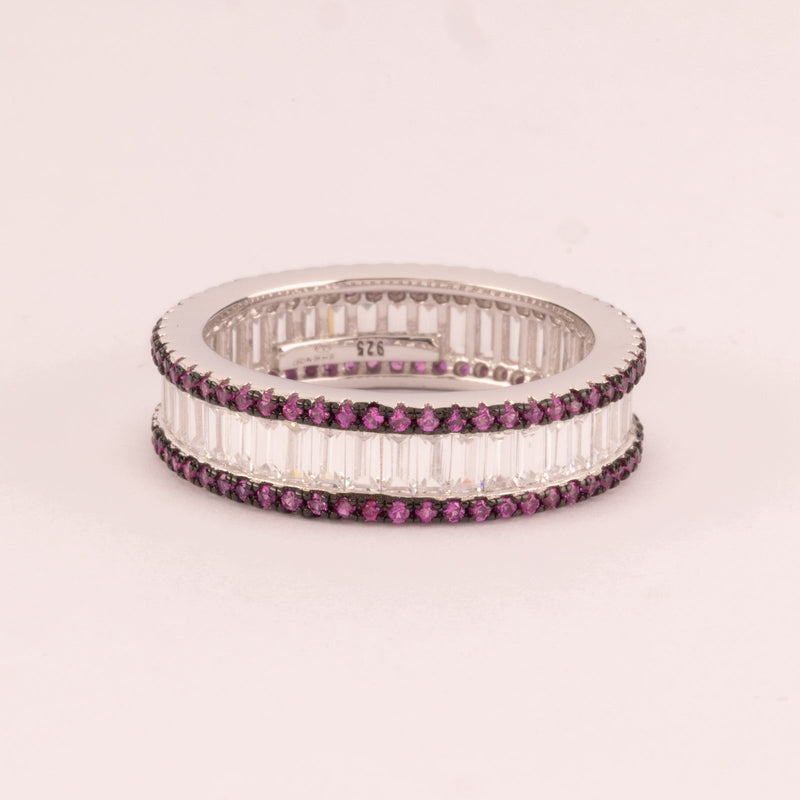 Alliance avec des zircons rubis taille baguette