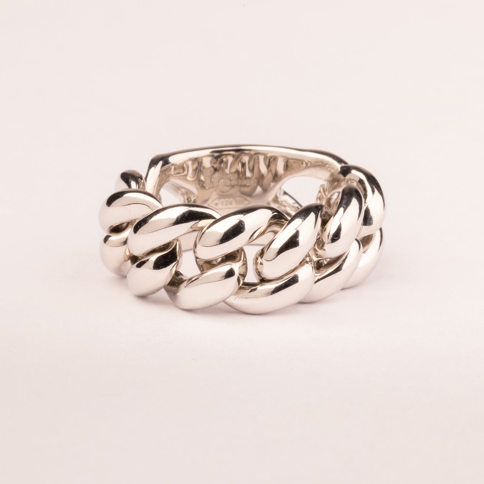 Smooth and soft plain link chain ring