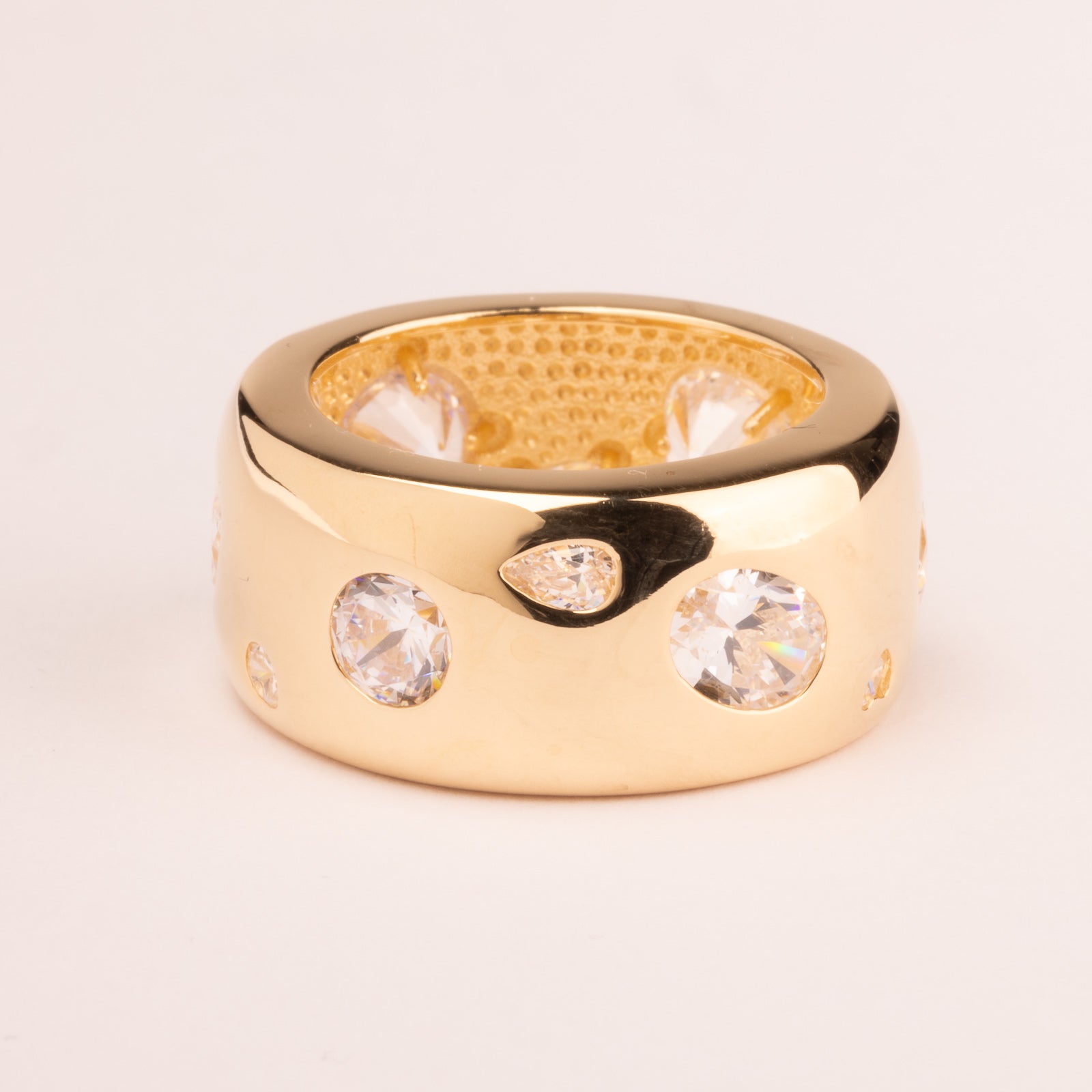 Band ring with multiform white cubic zirconia plated in 18k gold