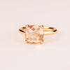 Anillo colorido con circonitas talla cojín champagne