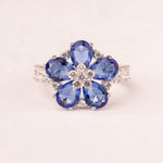 Anillo colorido zafiro de flor de margarita