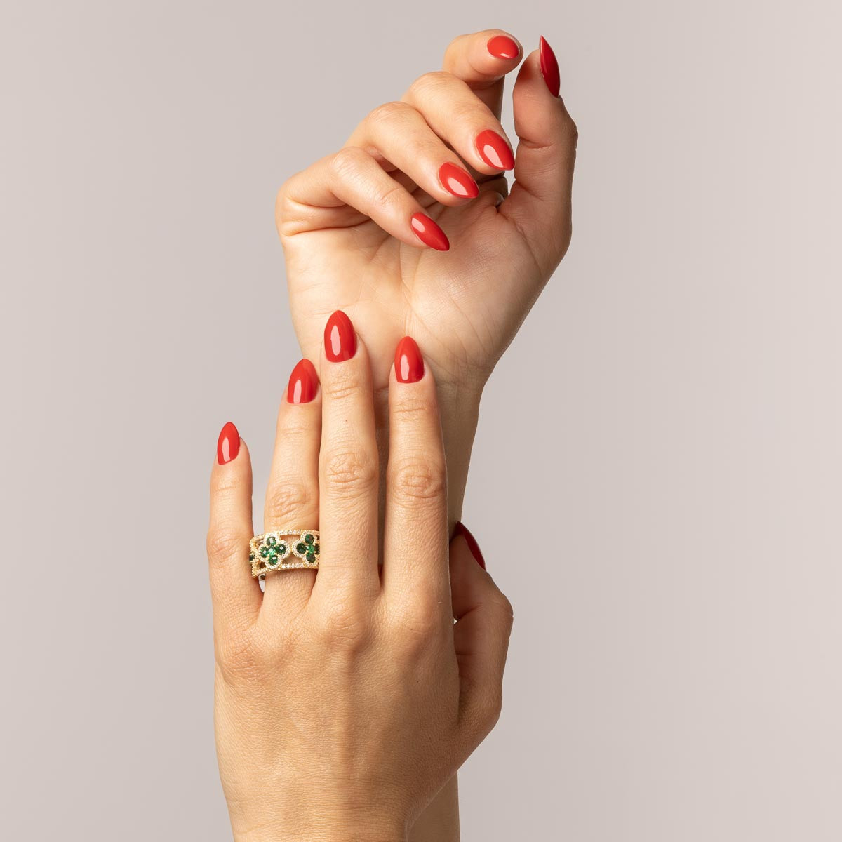 Emerald color flower band ring 18k gold plated