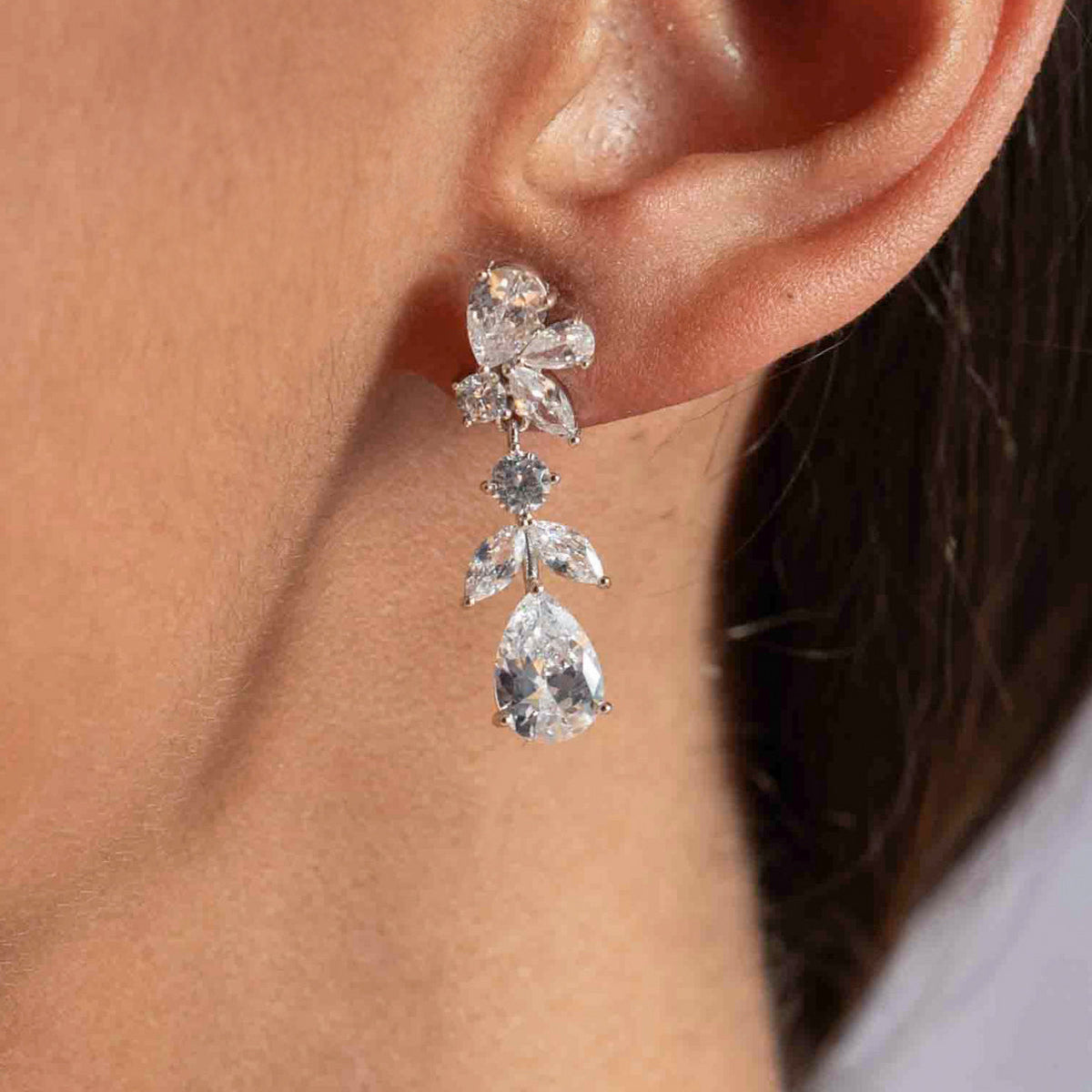 Pendientes Novia diseño Pétalos con Lágrima