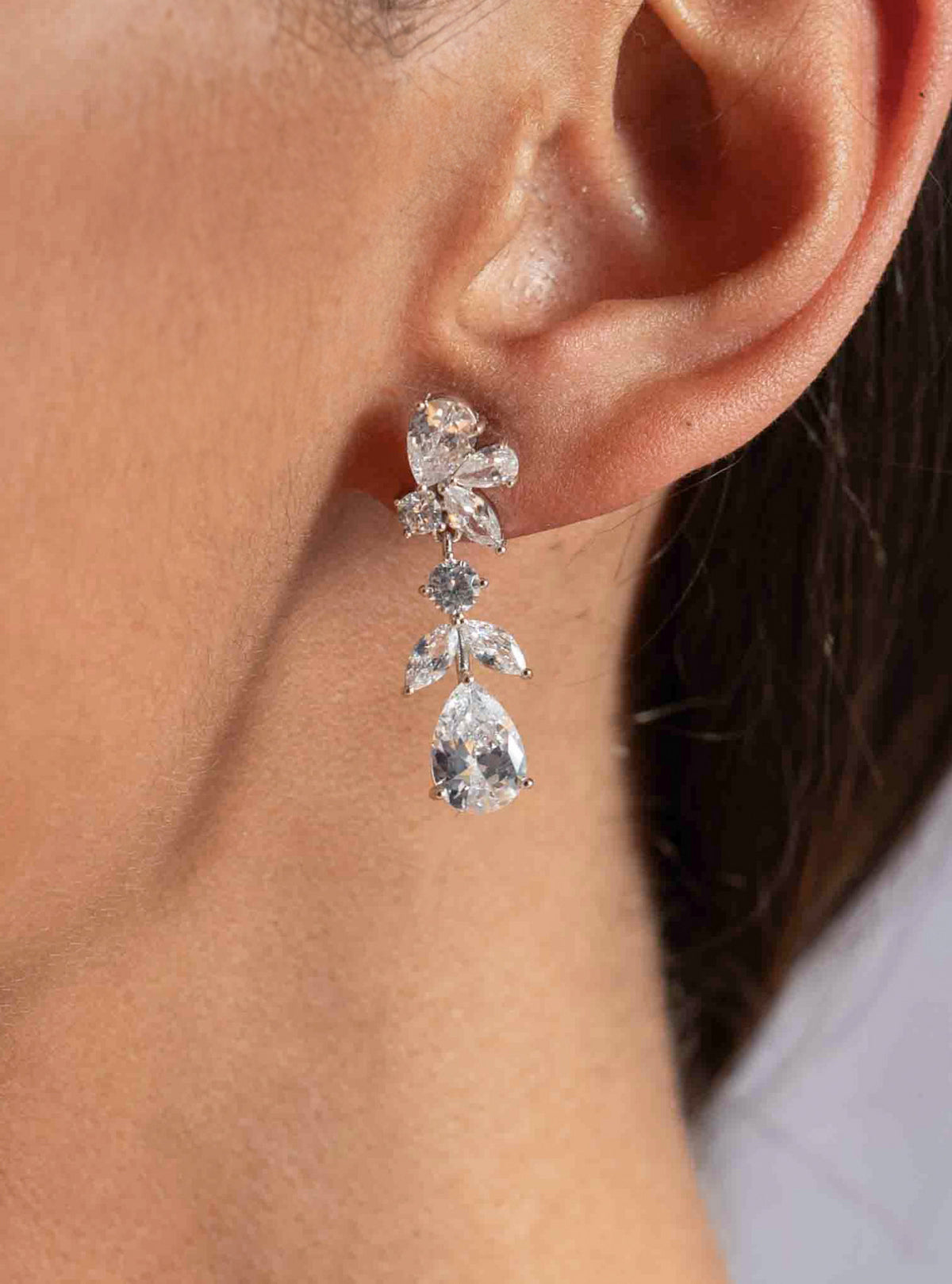 Pendientes Novia diseño Pétalos con Lágrima