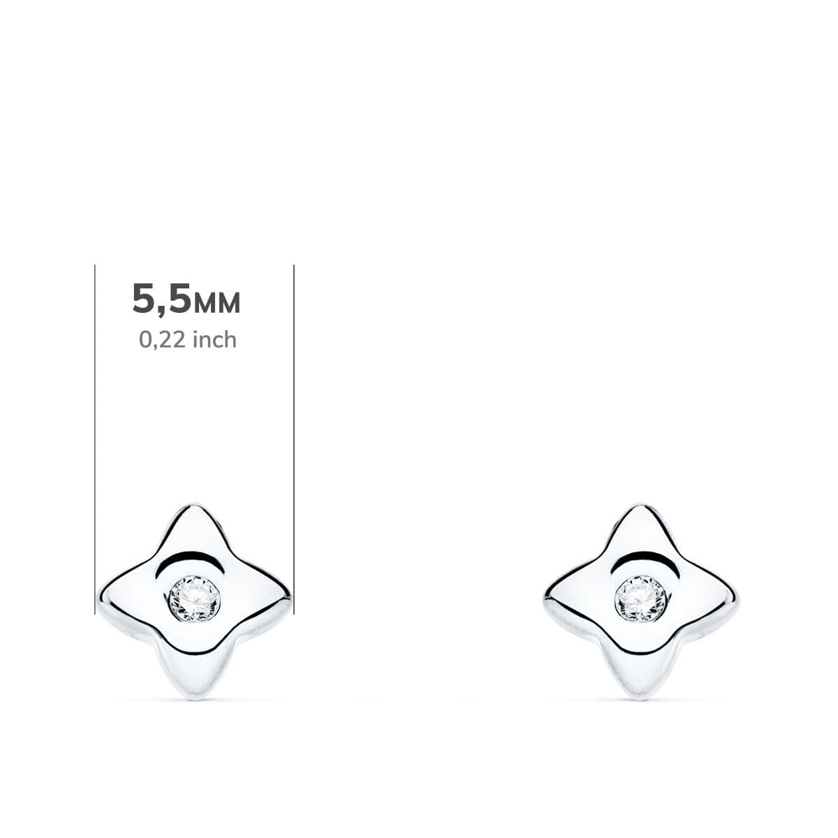 18K Pendientes Oro Blanco Estrella 5.5x5.5 mm Diamante 0.040 Qt. G-Vs2.