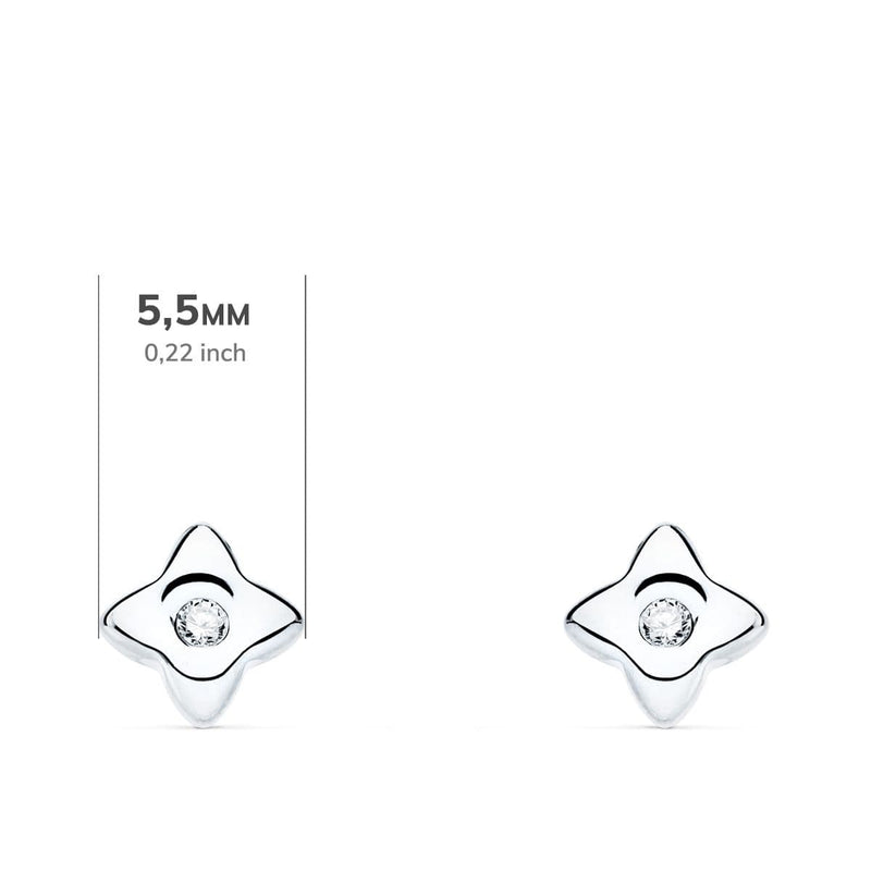 18K White Gold Star Earrings 5.5x5.5 mm Diamond 0.040 Qt. G-Vs2.