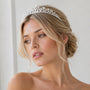 Tiara de novia alta con circonitas vista de detalle