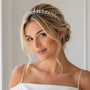 Detalle de la diadema de novia con circonitas