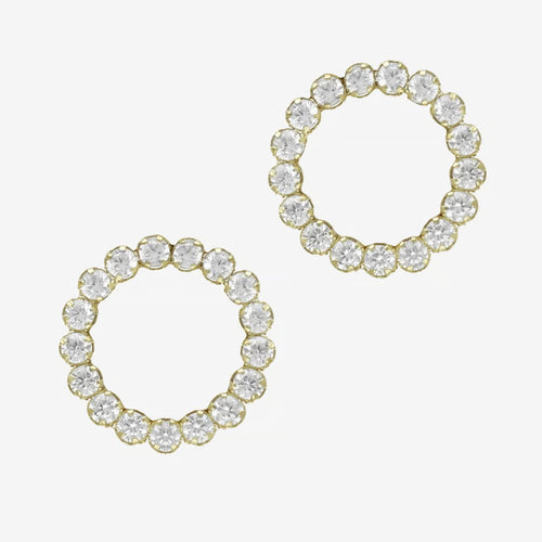 Pendientes cortos círculo color blanco bañados en oro