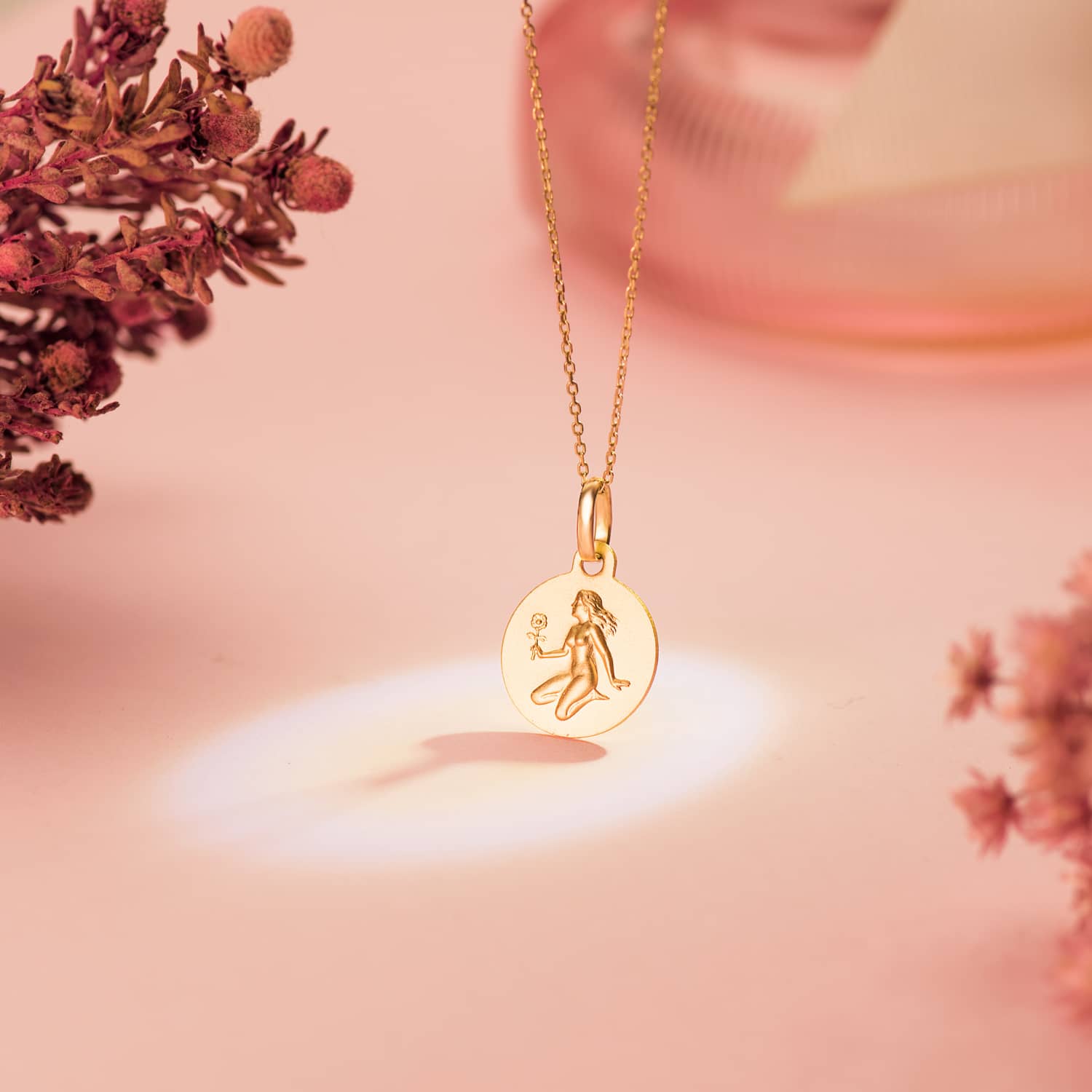 18K Horoscope Medal Yellow Gold Virgo Matte 13 Mm