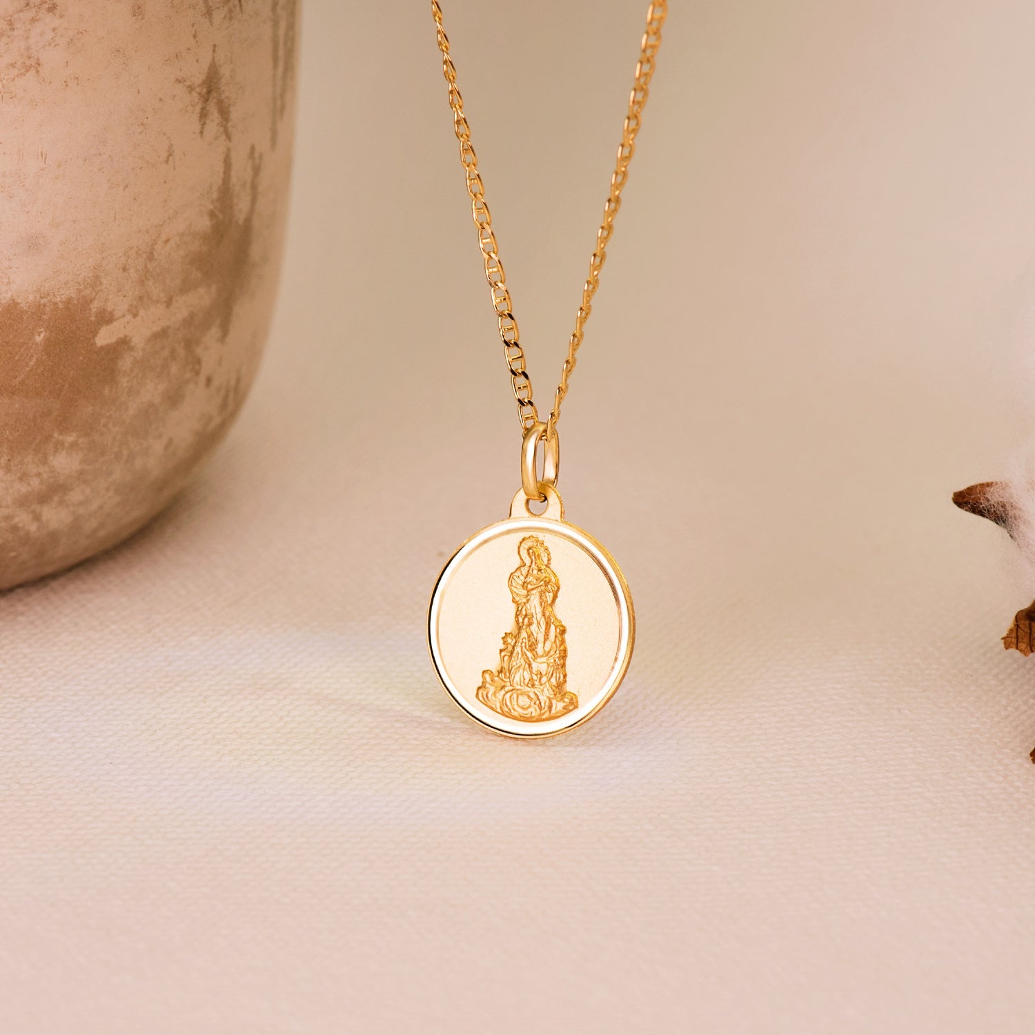 18K Medal Virgin of the Saliente 18 mm