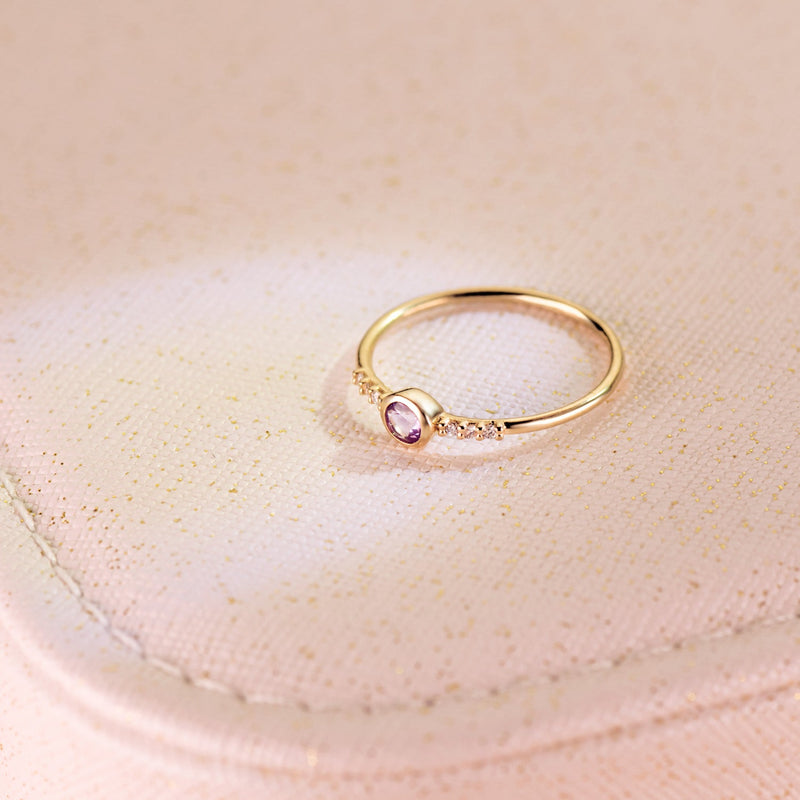 18K Yellow Gold Ring 6 Diamonds 0.030 Qts. G-Vs2. Amethyst 3 mm