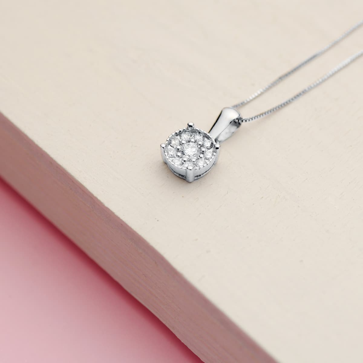 18K White Gold Choker Pendant 6.5 mm Diamonds 0.182 Qts Chain 42+3 cm