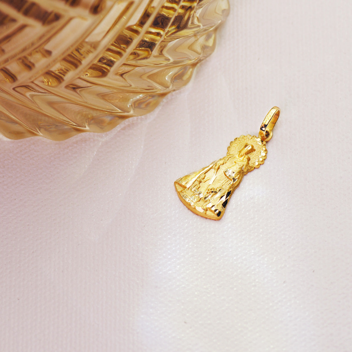 Silhouette Vierge des Délivrés 18K 23x13 mm