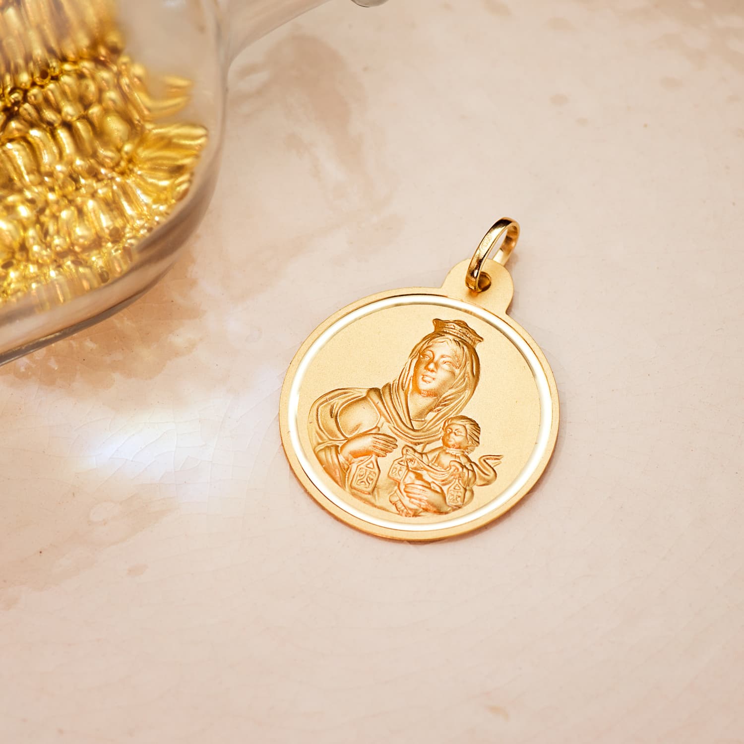 18K Medal Virgin of Carmen Bezel 26 mm