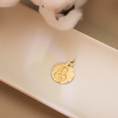 18K Medal Christ Sacred Heart of Jesus Carved 20 mm