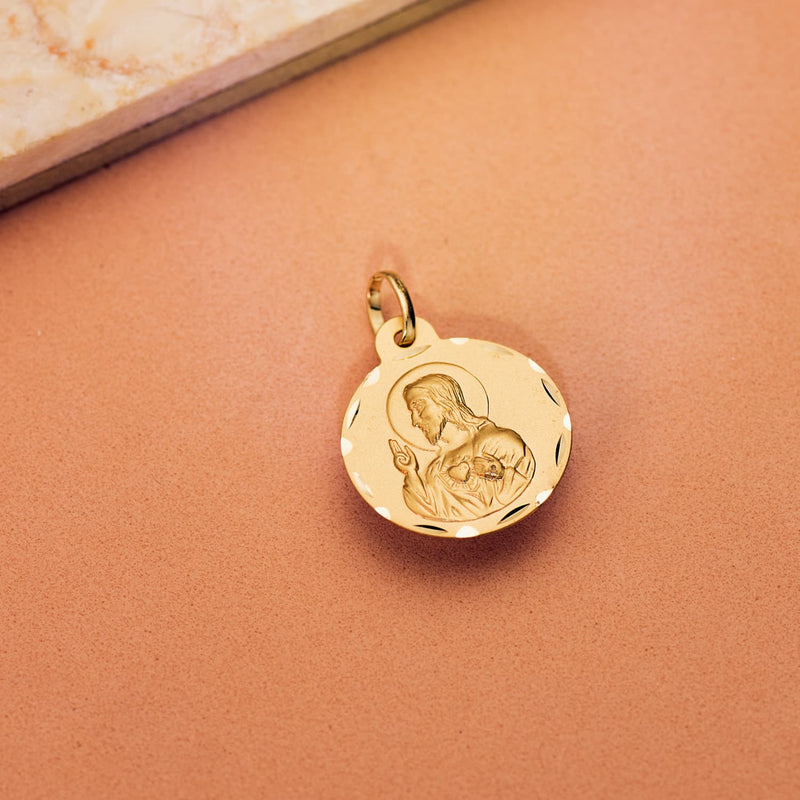 18K Medalla Cristo Sagrado Corazon De Jesus Tallada 18 mm
