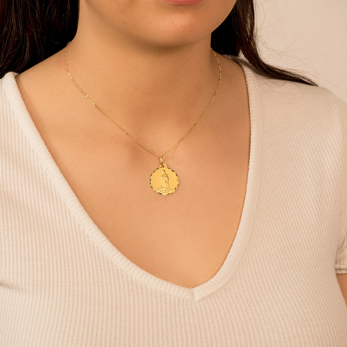 18K Medalla Oro Amarillo Virgen De Guadalupe Tallada 22 mm