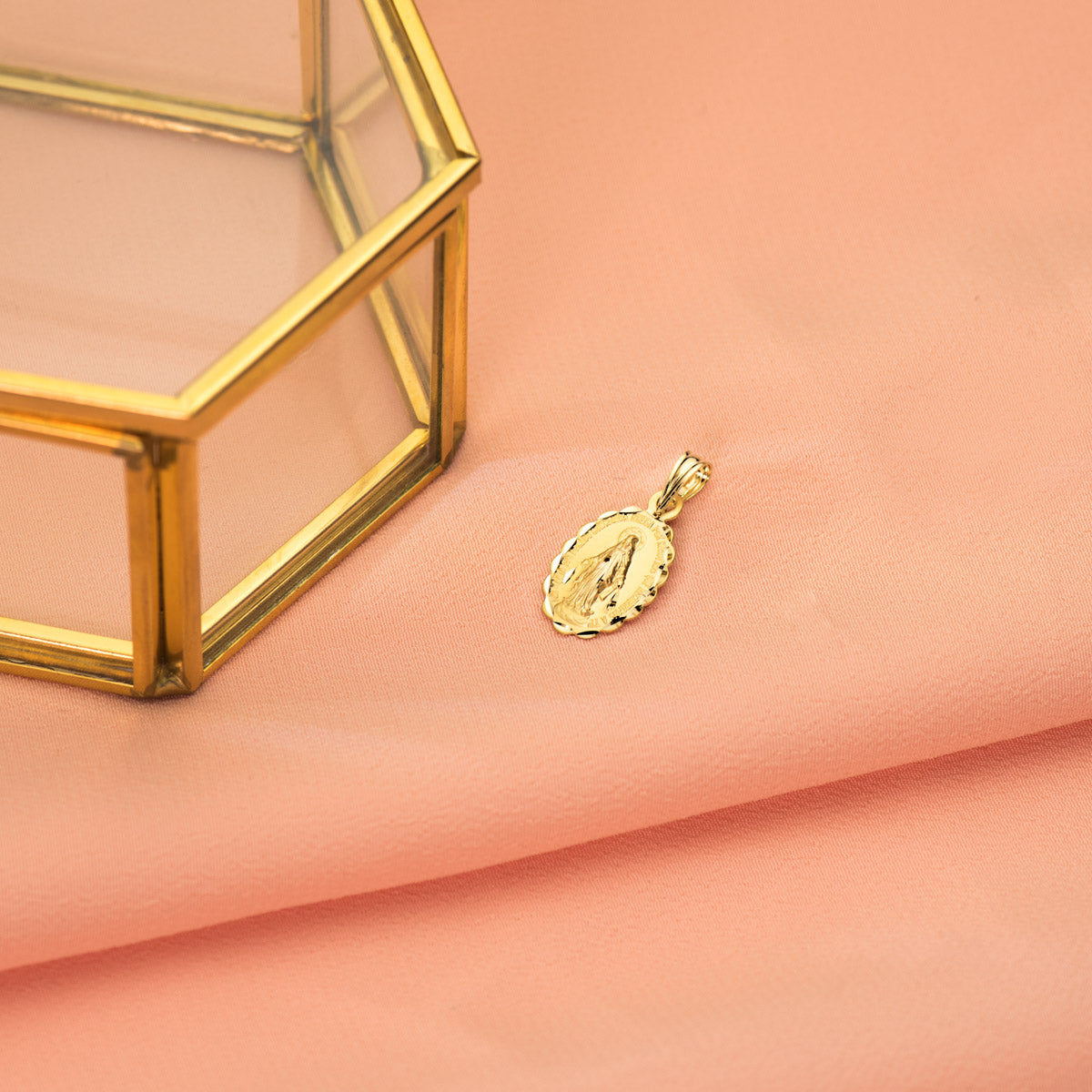 18K Escapular Virgin of the Miraculous Oval Carved 15x10 mm