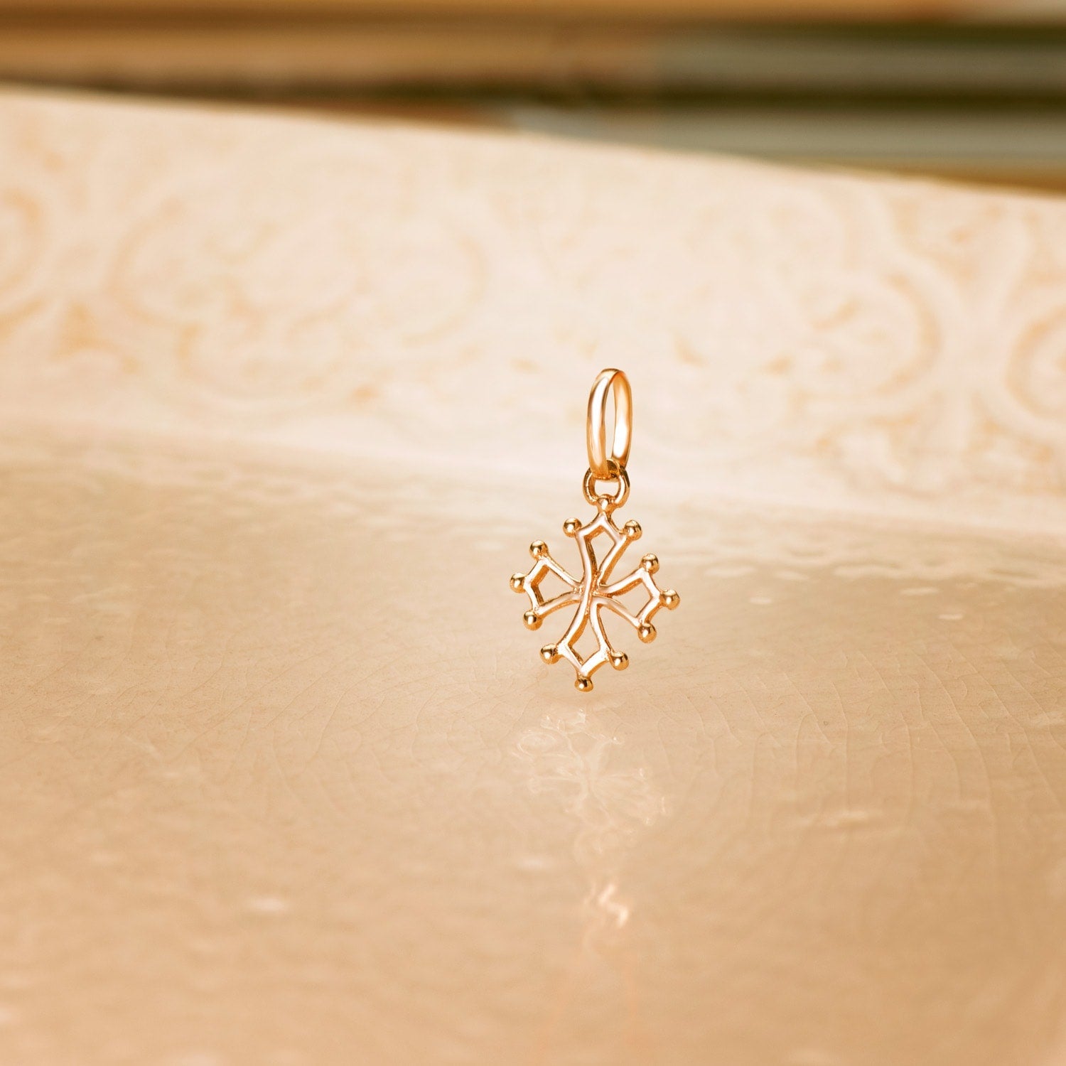 18K Cross of Occitania Yellow Gold. 16 x 13 mm