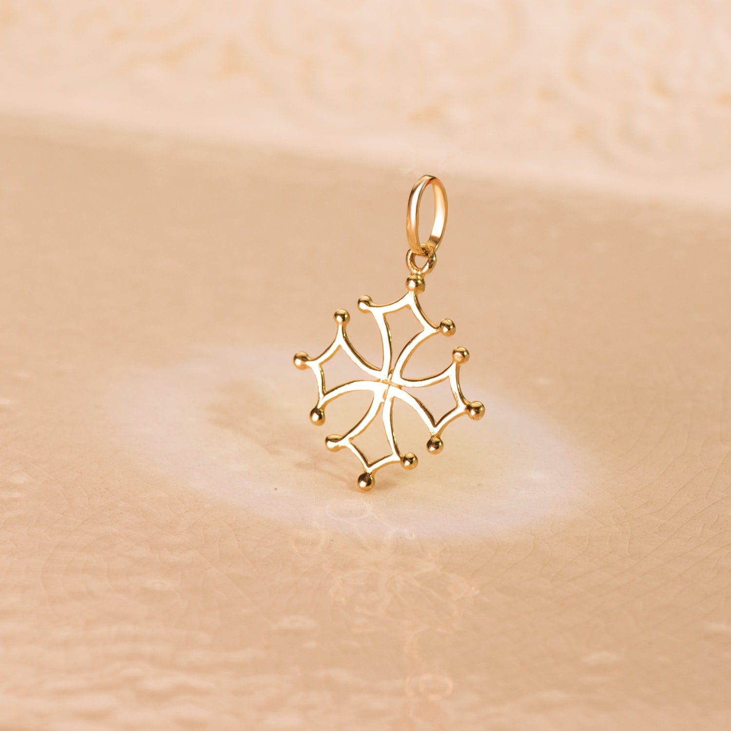 18K Cross of Occitania Yellow Gold. 23 x 21 mm