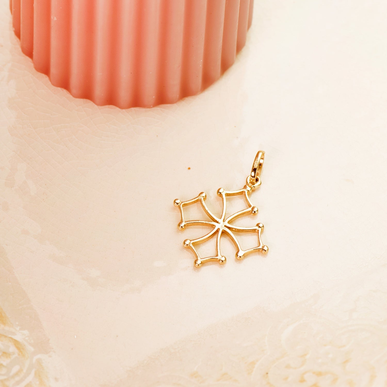 18K Cross of Occitania Yellow Gold. 28 x 24 mm